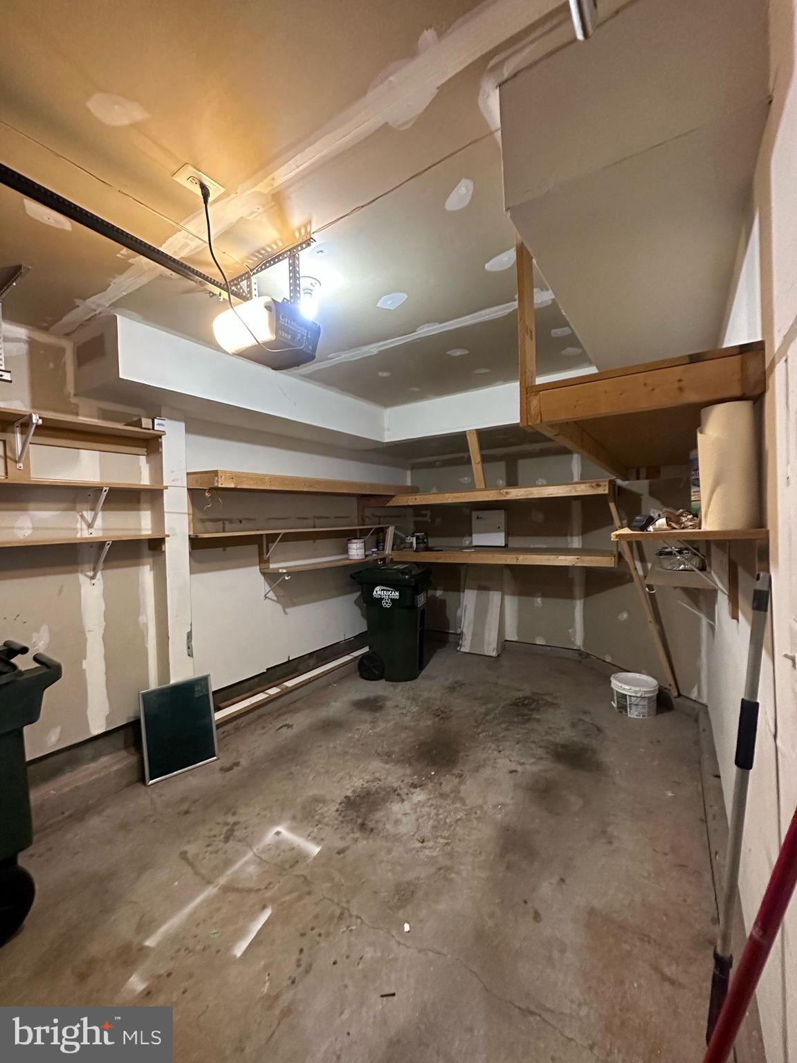 BLOOMS MILL - Residential Lease