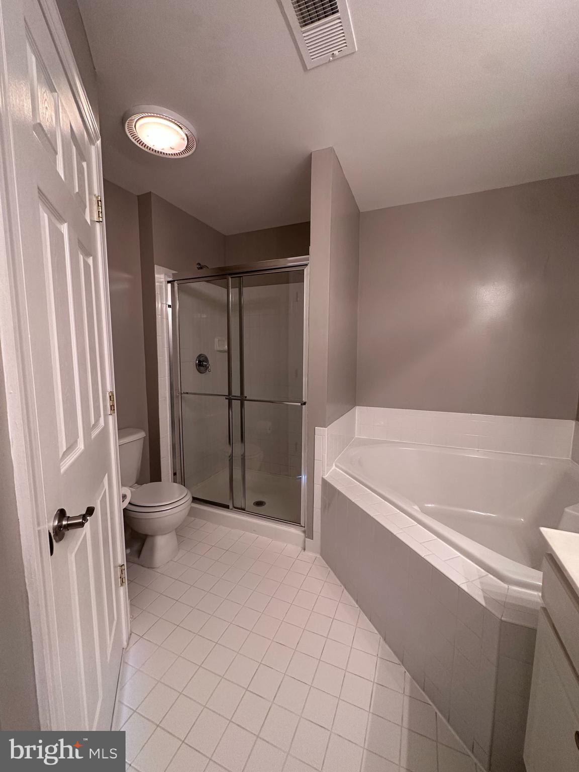 BLOOMS MILL - Residential Lease