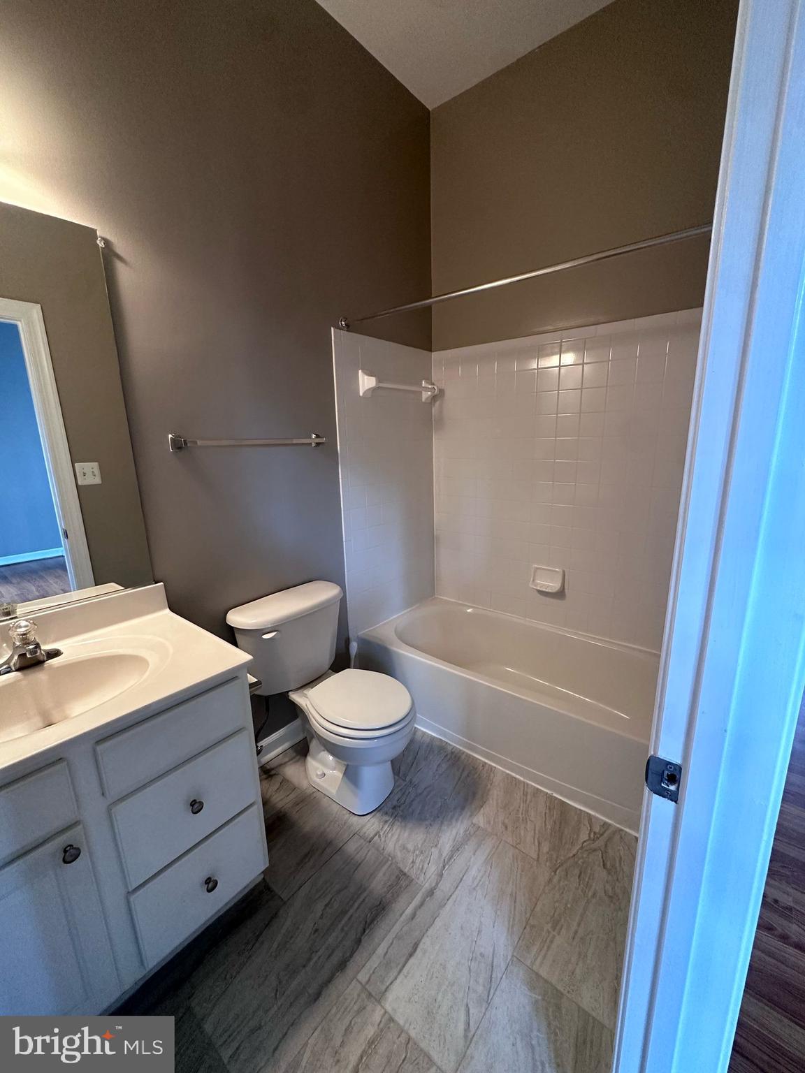 BLOOMS MILL - Residential Lease