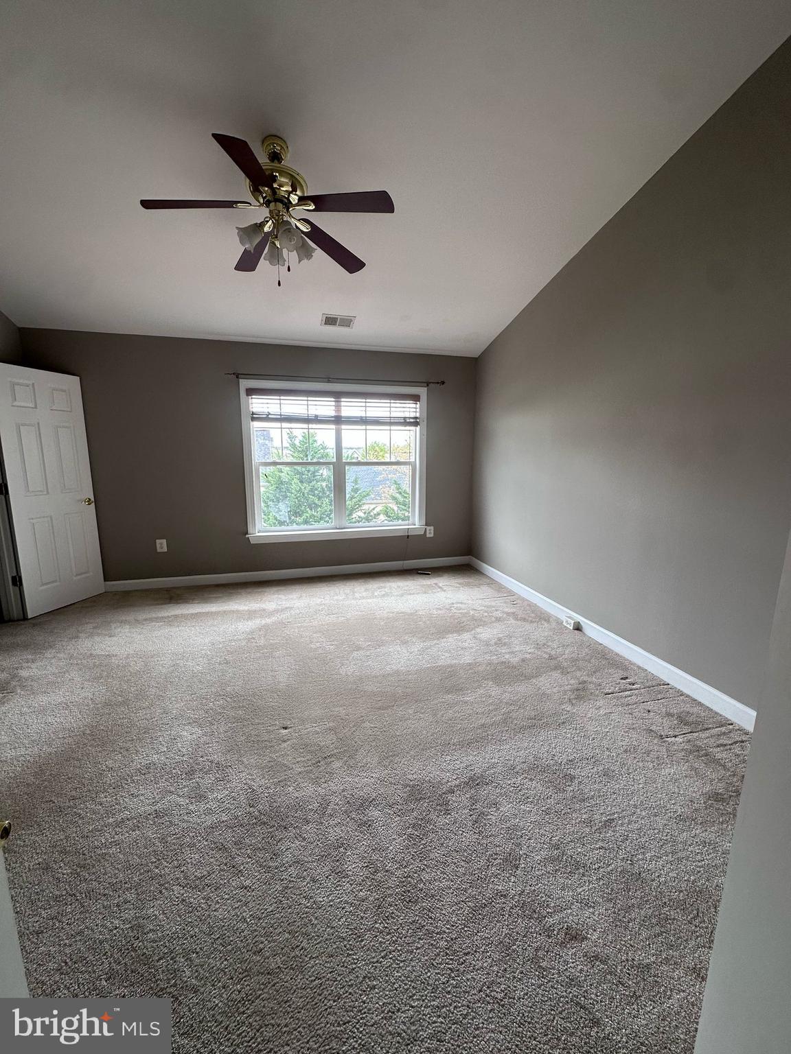 BLOOMS MILL - Residential Lease