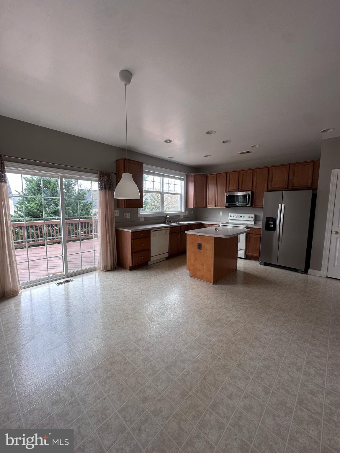 BLOOMS MILL - Residential Lease