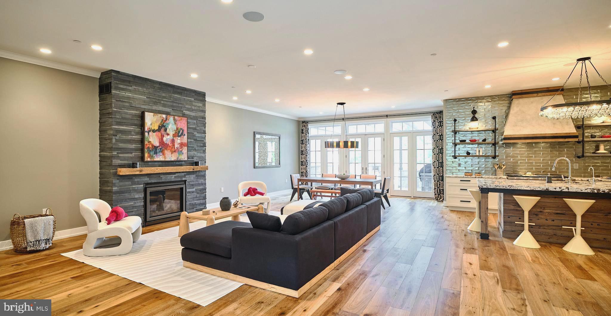 RABBIT RUN CREEK - Residential