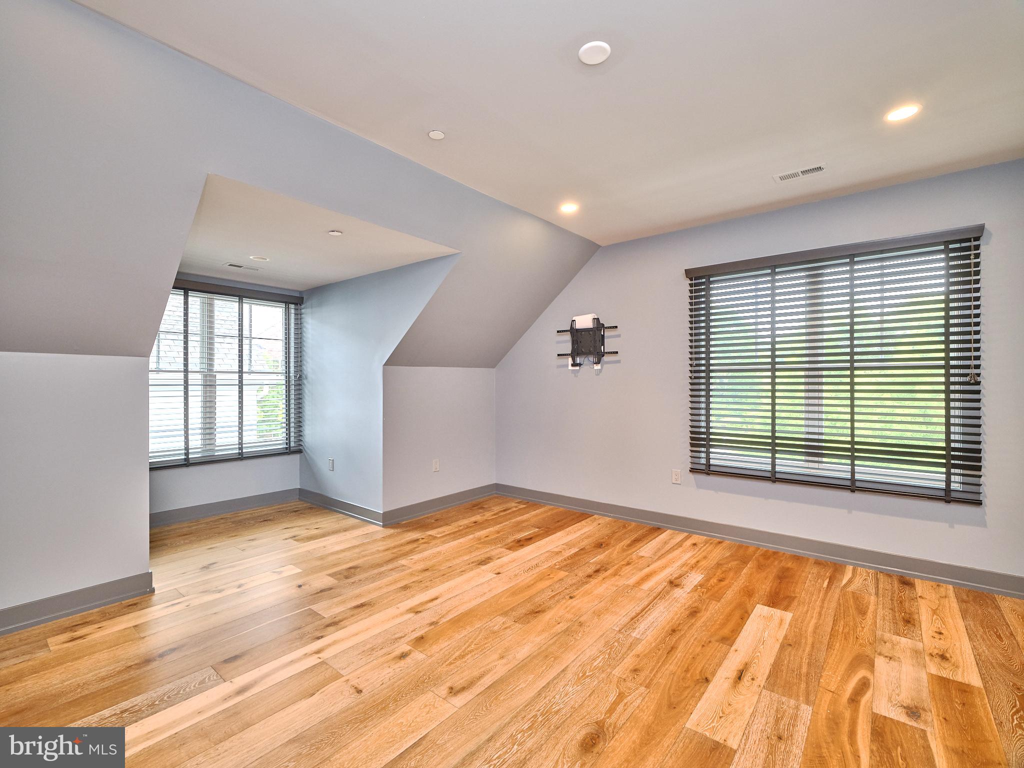 RABBIT RUN CREEK - Residential