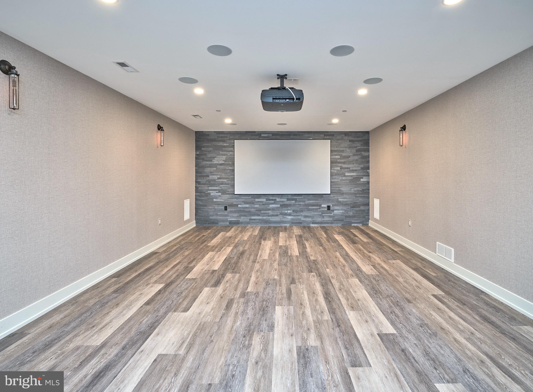 RABBIT RUN CREEK - Residential