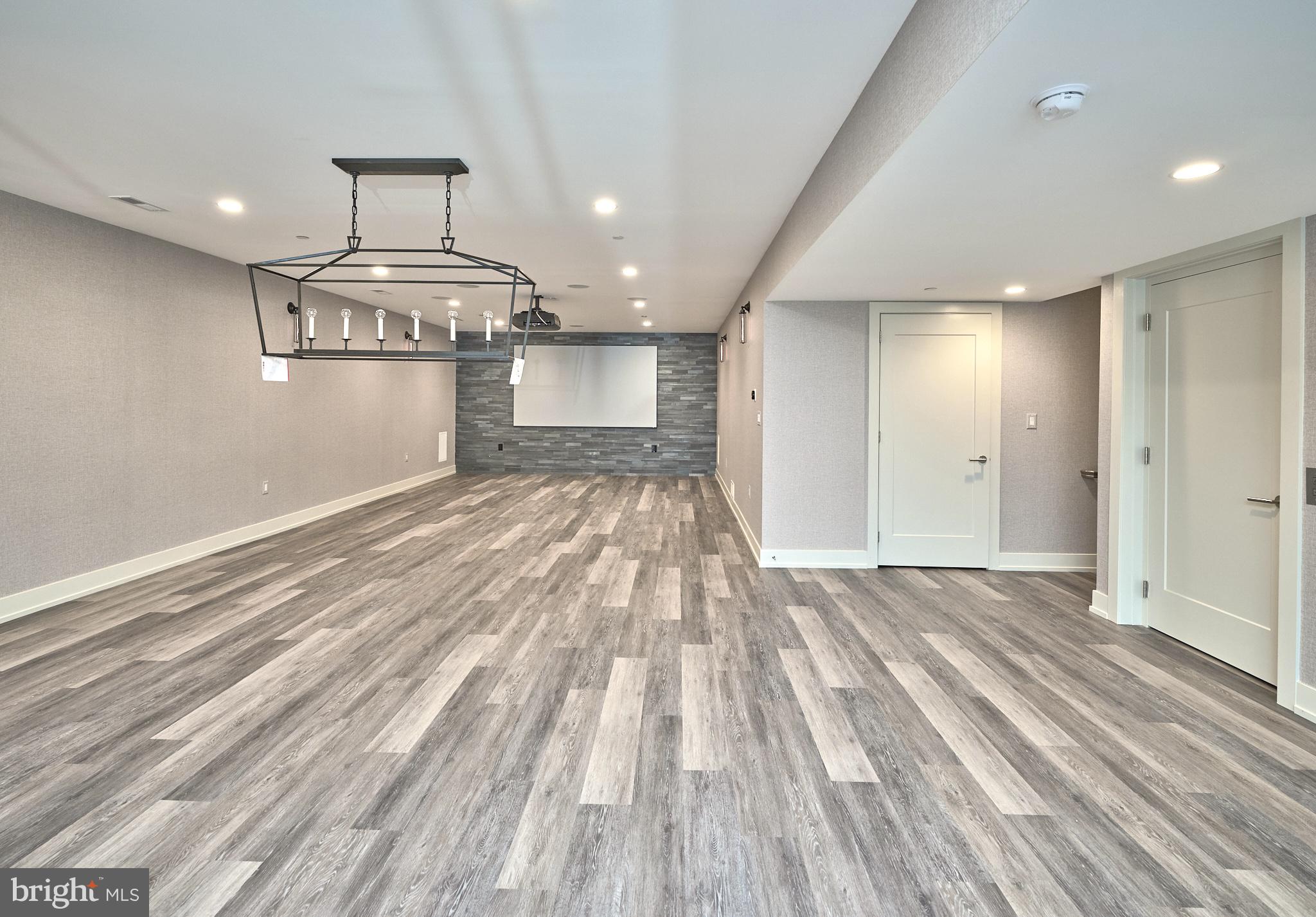 RABBIT RUN CREEK - Residential