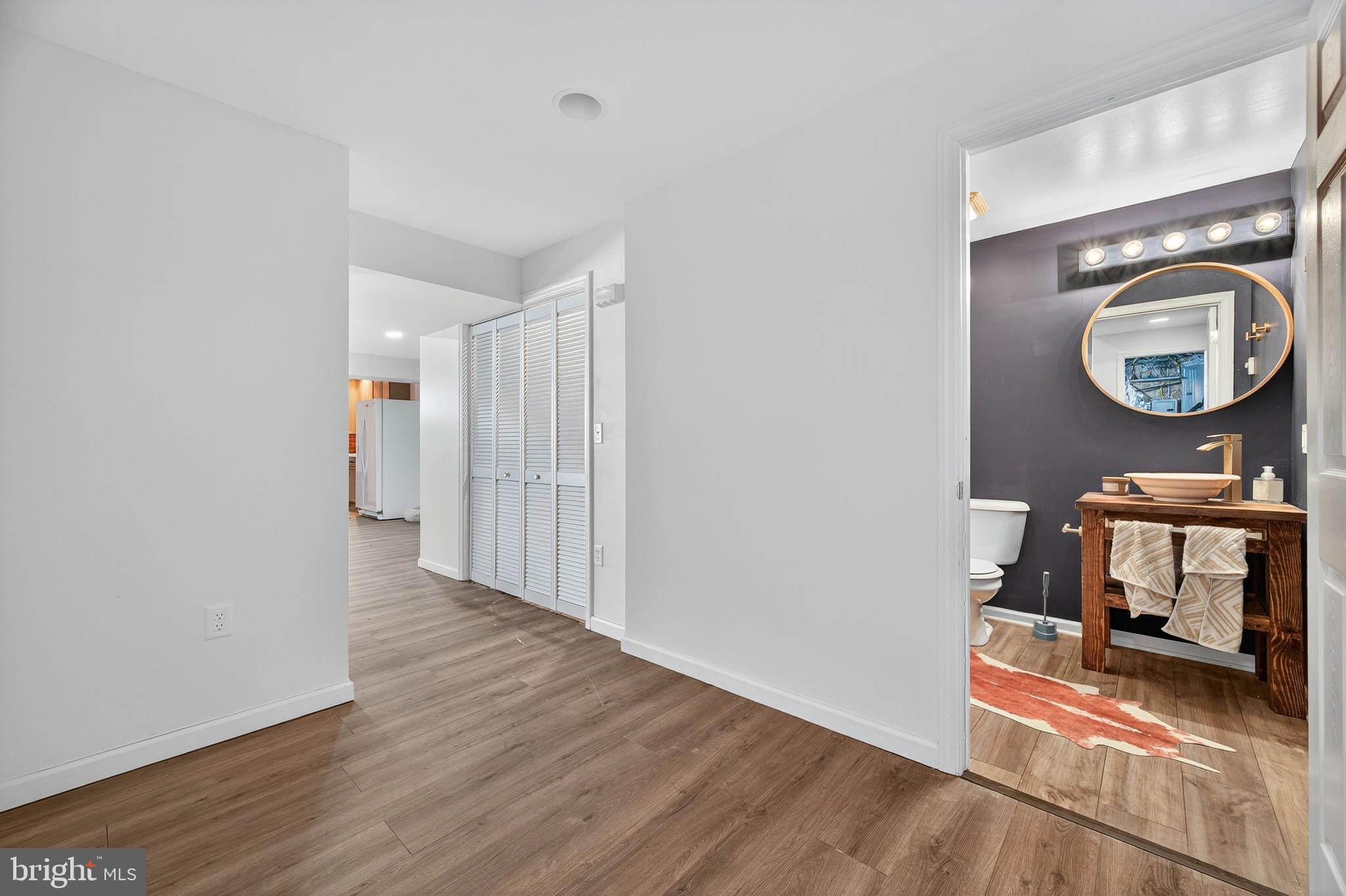 YORKVILLE - Residential