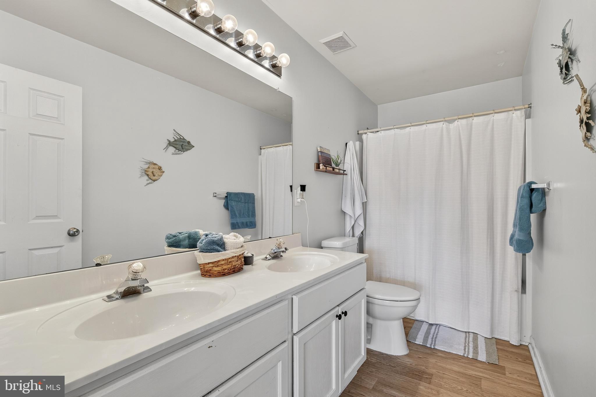 YORKVILLE - Residential