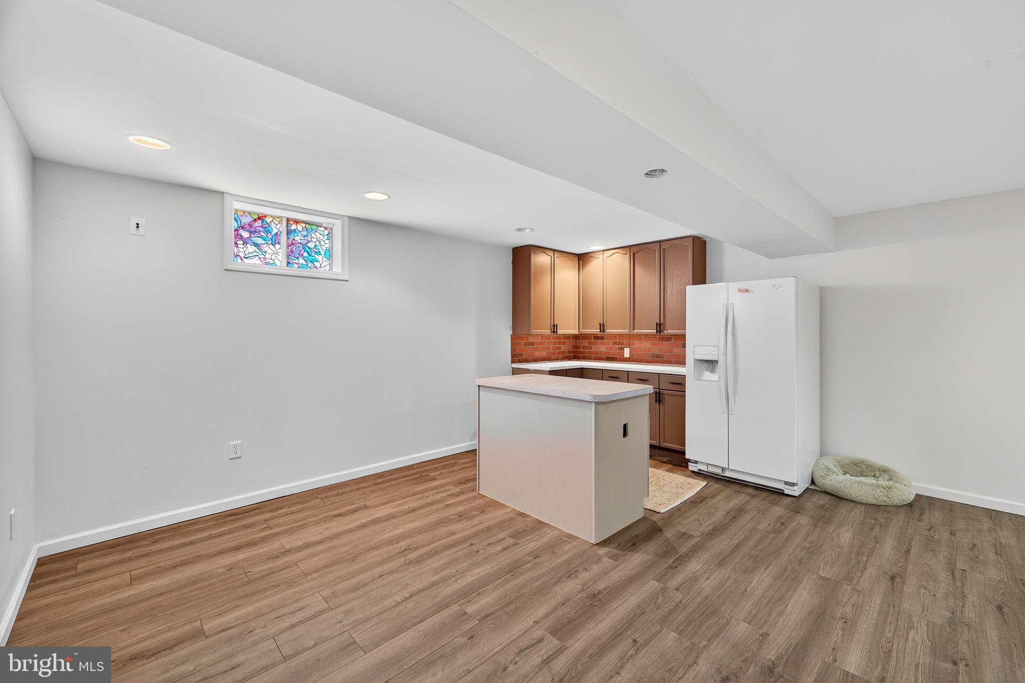 YORKVILLE - Residential