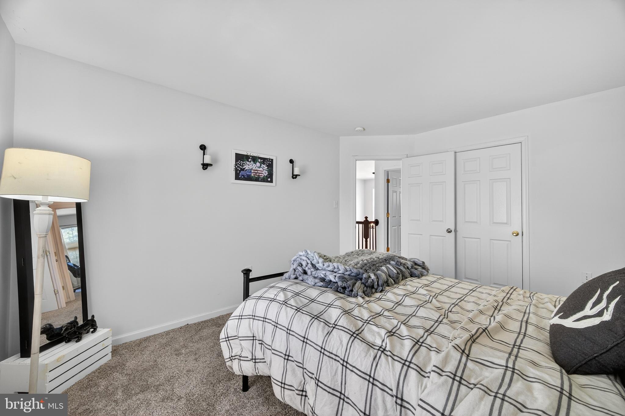 YORKVILLE - Residential