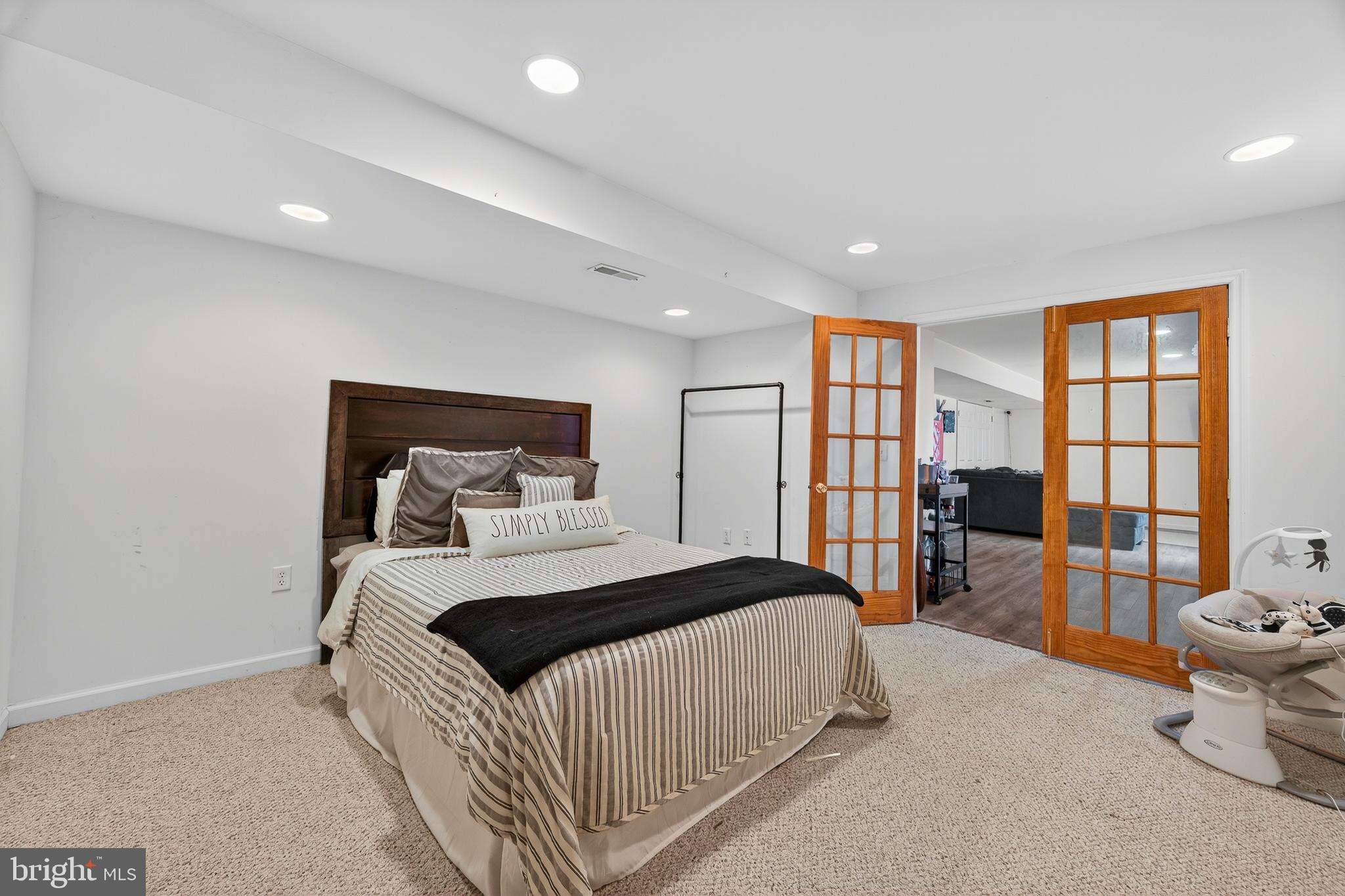 YORKVILLE - Residential