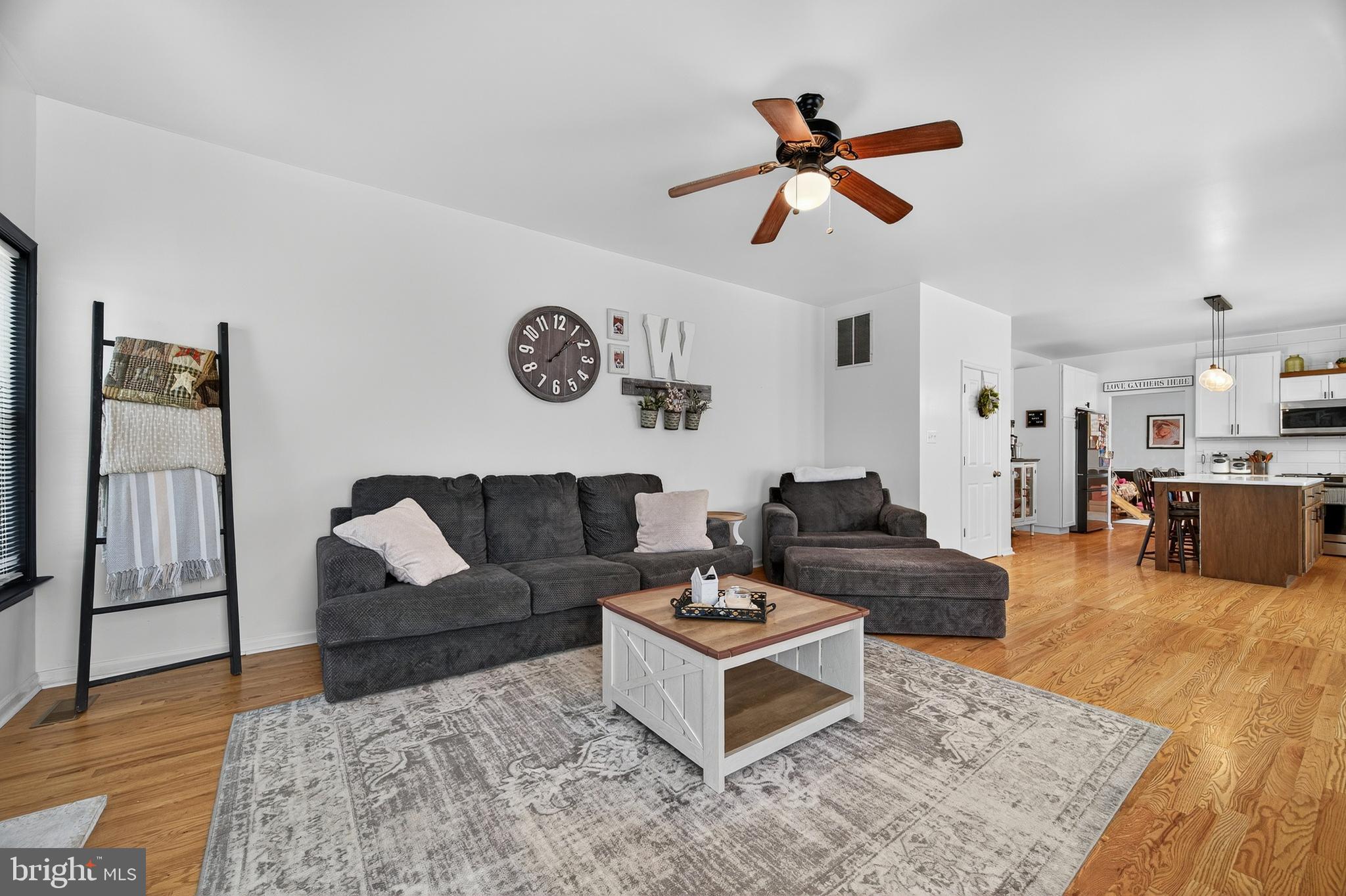 YORKVILLE - Residential