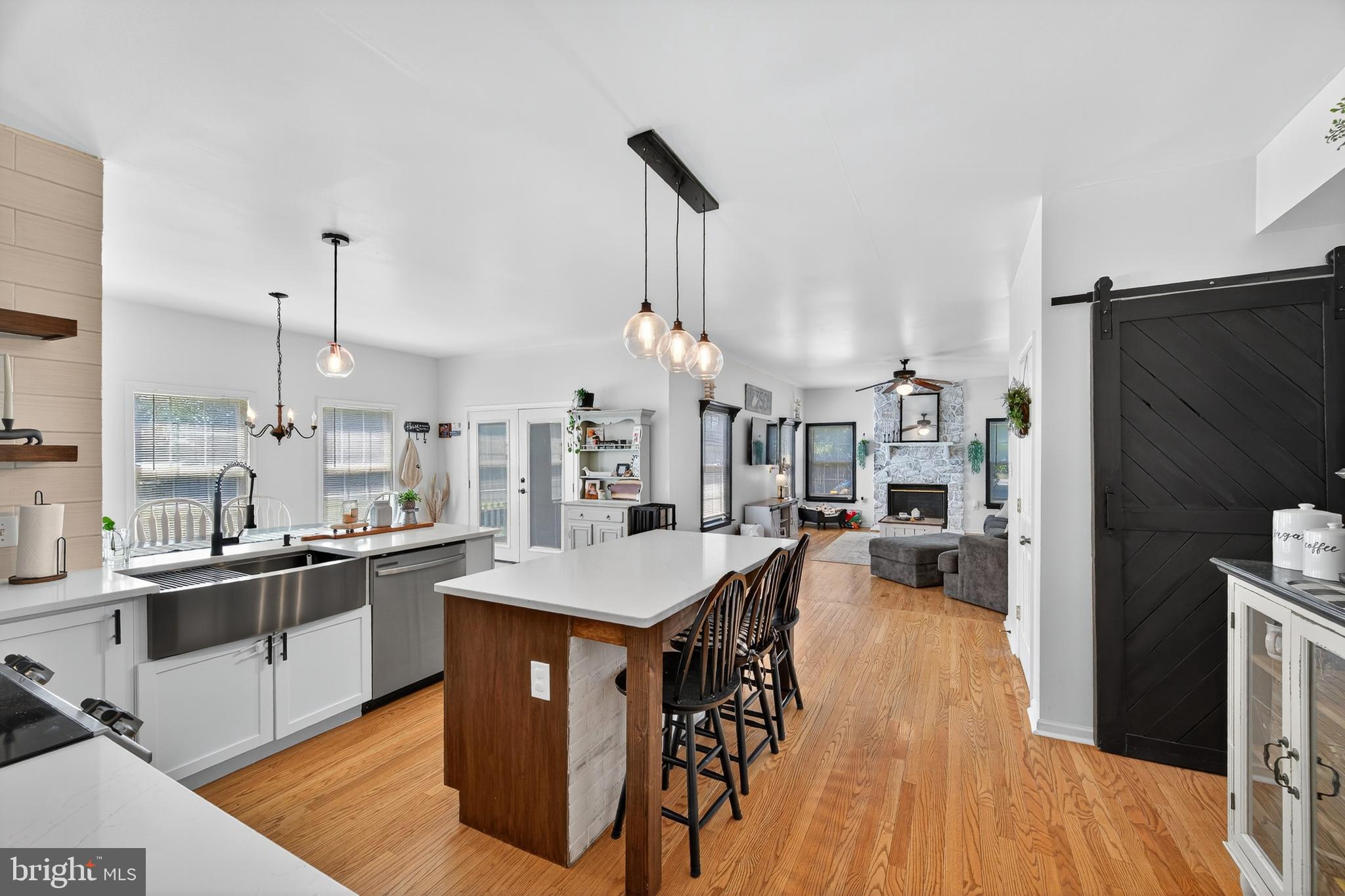 YORKVILLE - Residential