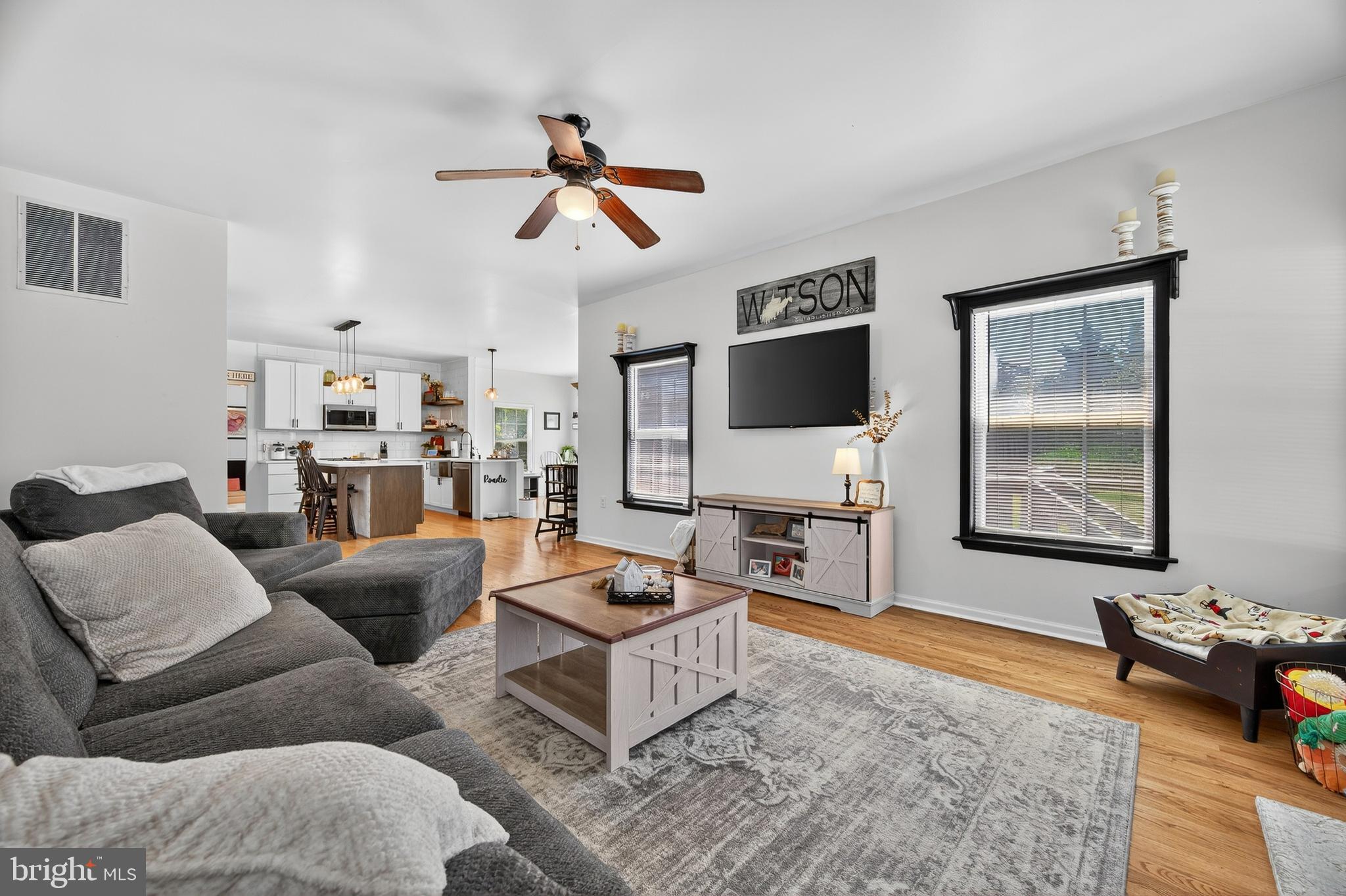 YORKVILLE - Residential