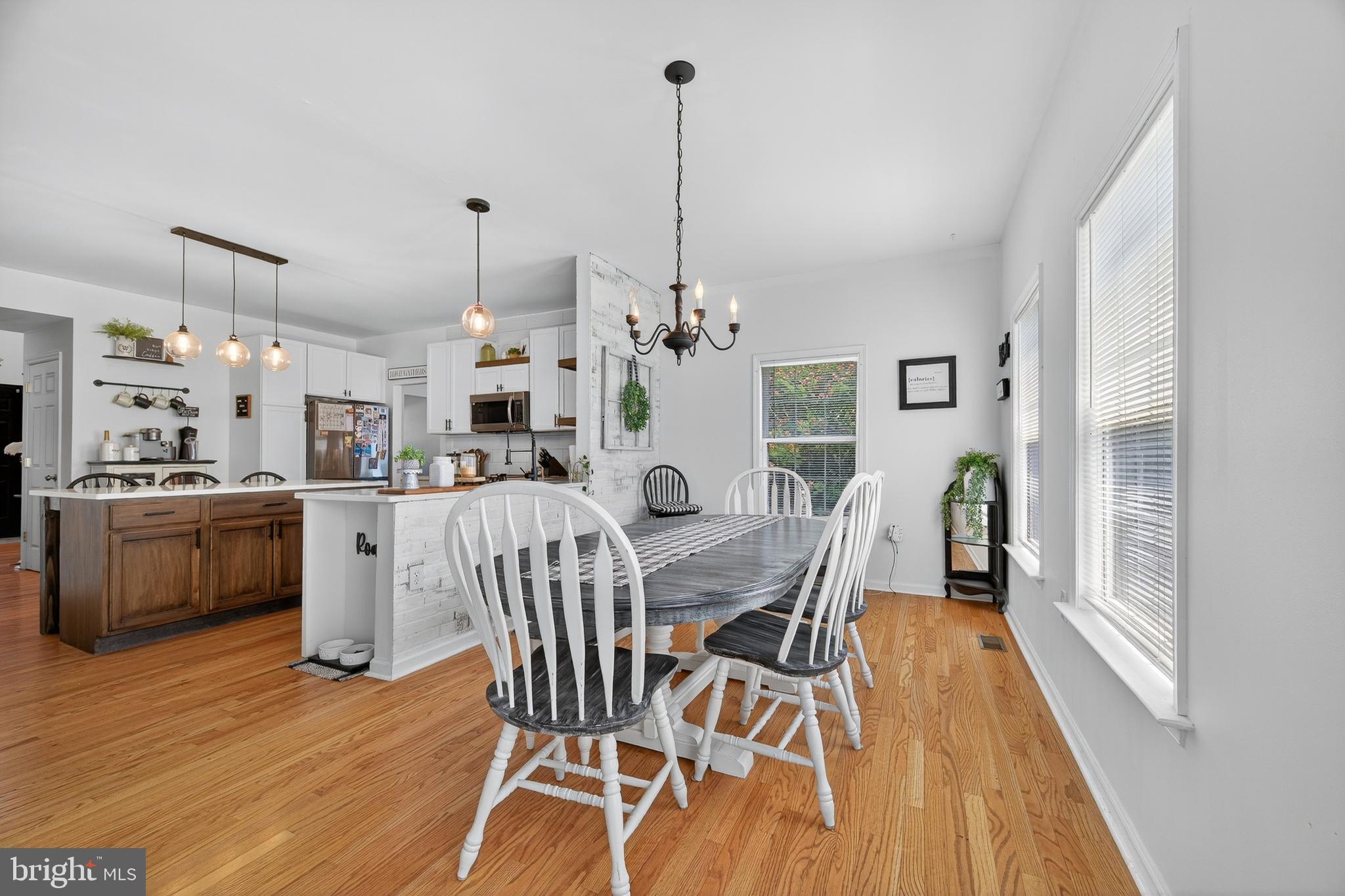 YORKVILLE - Residential