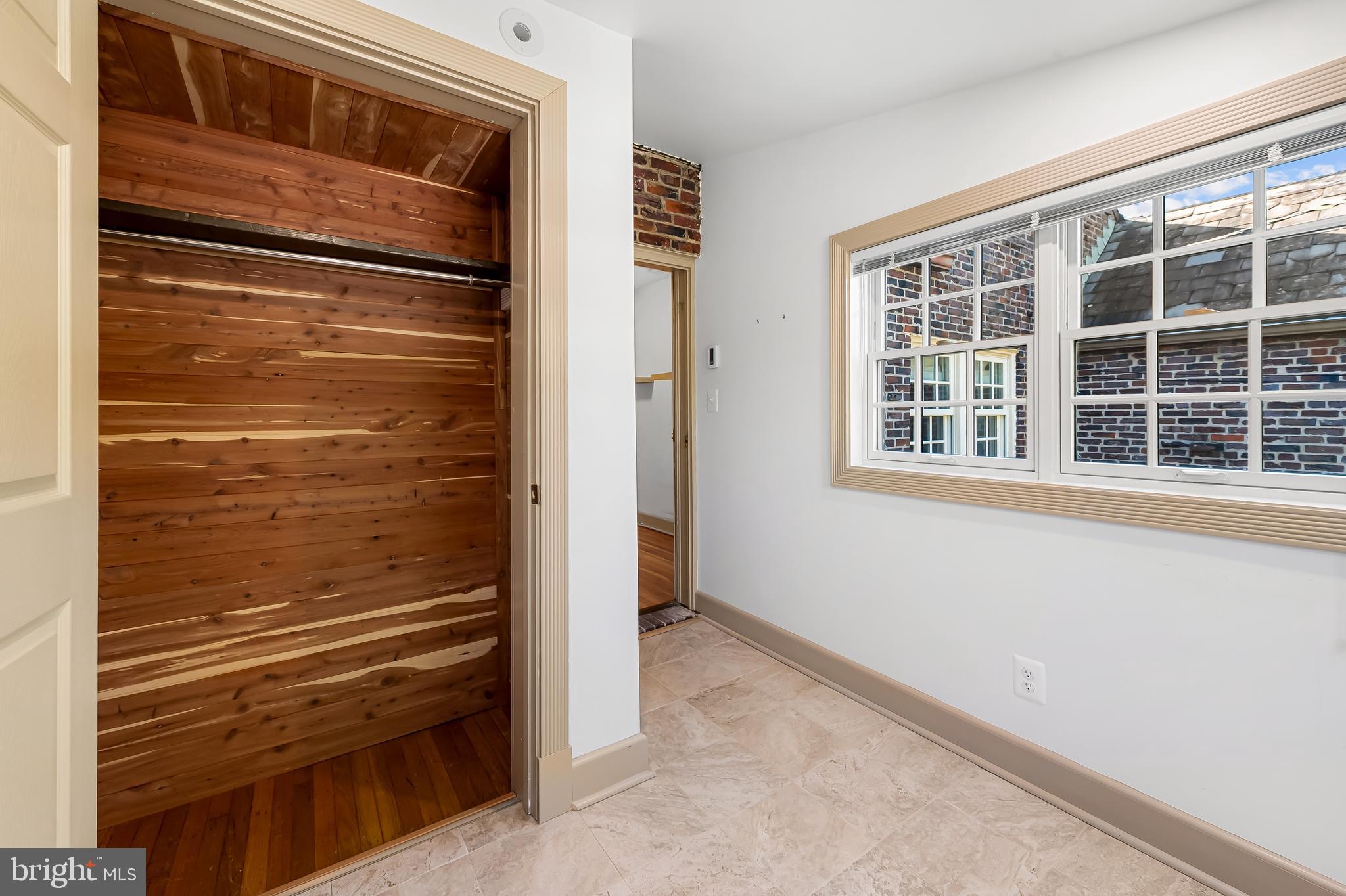 LAKE WALKER - Residential