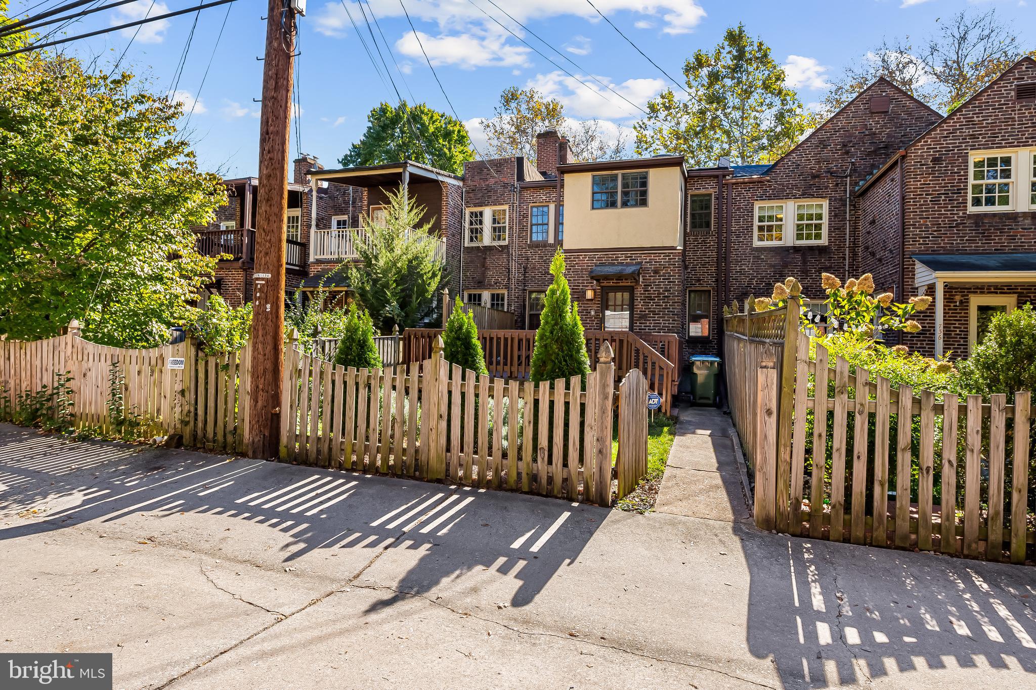 LAKE WALKER - Residential