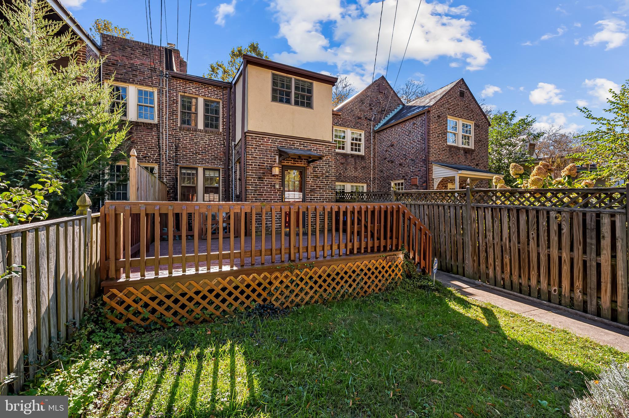 LAKE WALKER - Residential