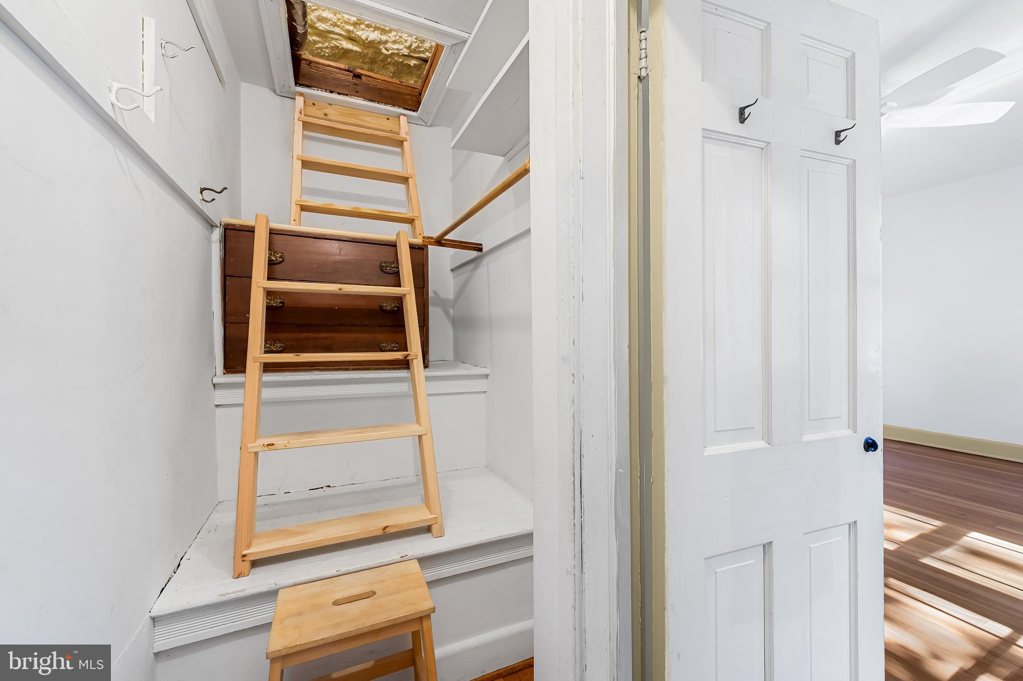 LAKE WALKER - Residential