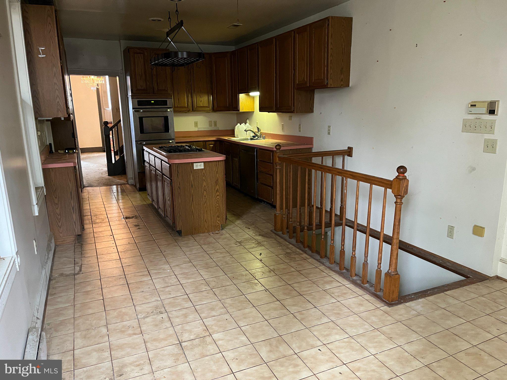 42 E 3RD STREET