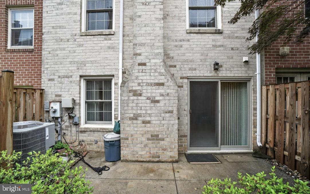 WESTLAKE TERRACE - Residential Lease