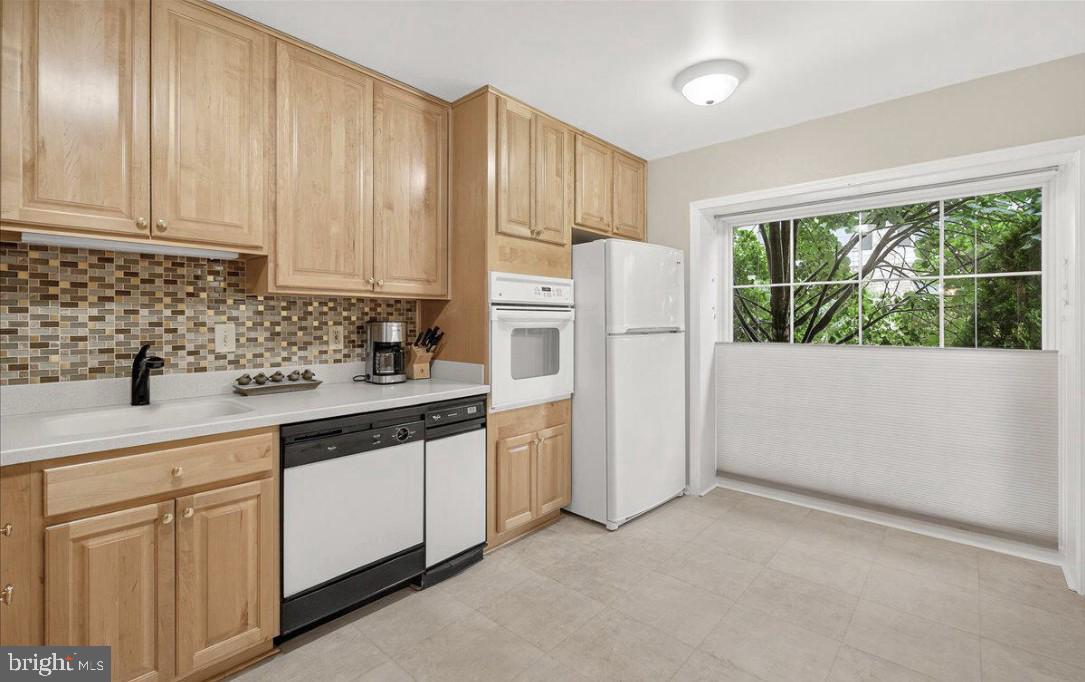 WESTLAKE TERRACE - Residential Lease