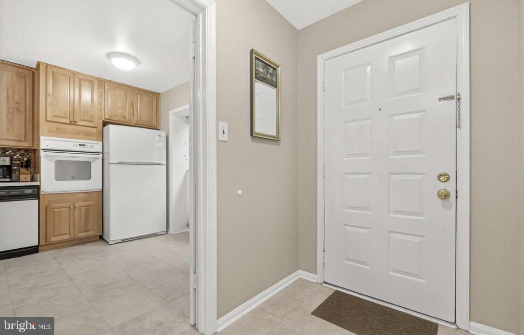 WESTLAKE TERRACE - Residential Lease