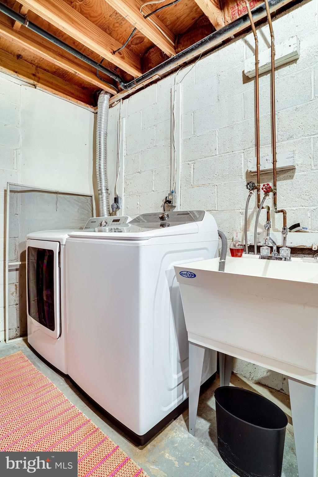 NEWINGTON FOREST - Residential