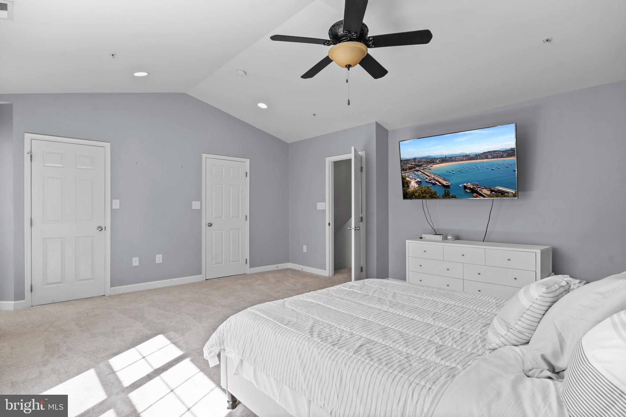 OAK TREE LANDING - Residential