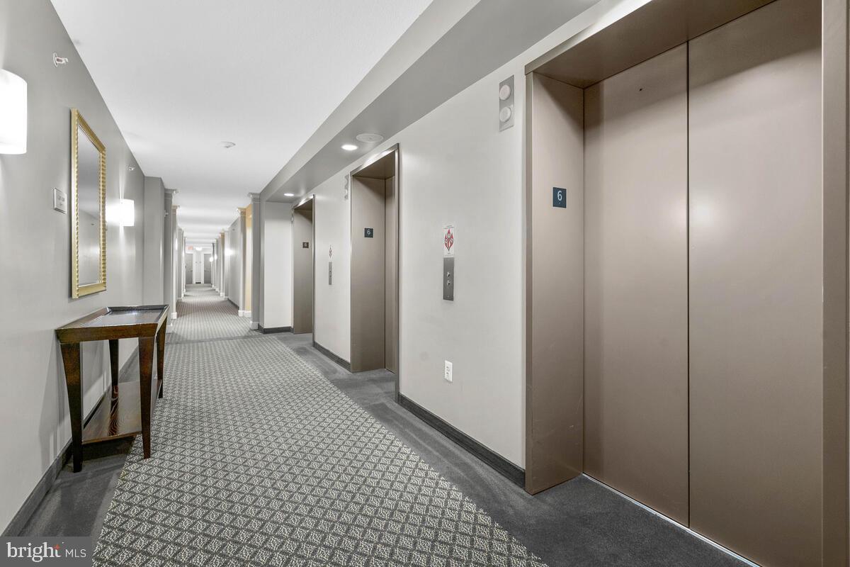 GALLERY AT WHITE FLINT - Residential