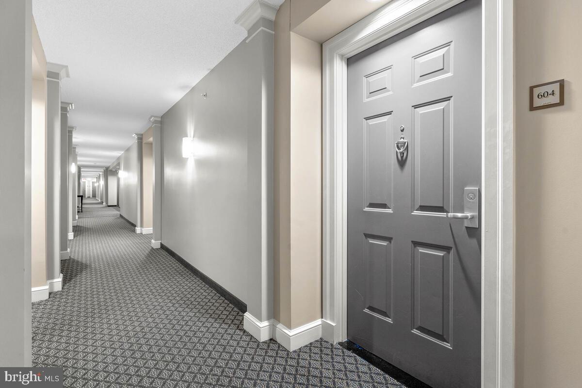 GALLERY AT WHITE FLINT - Residential