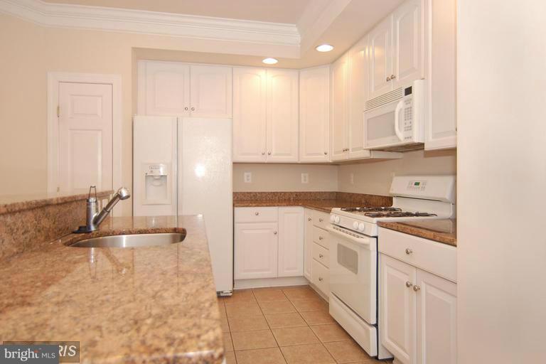 HIDDEN CREEK - Residential Lease