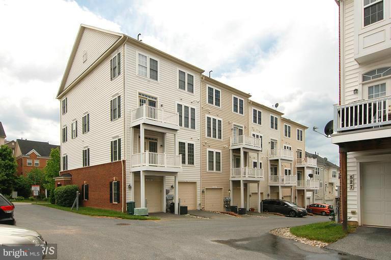 HIDDEN CREEK - Residential Lease