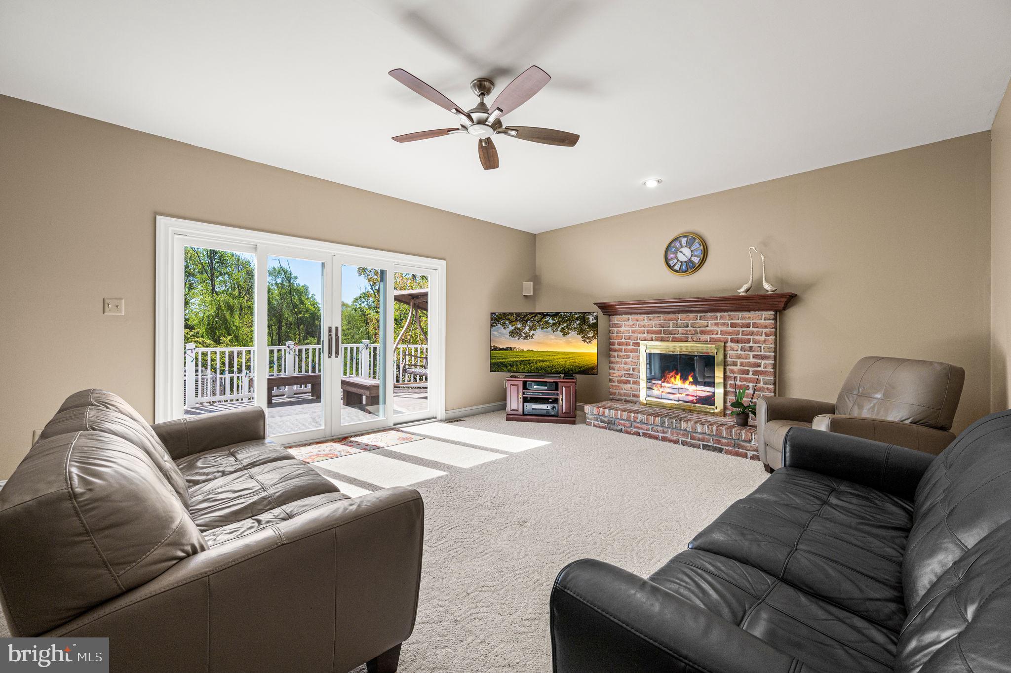 WEAVERS POND - Residential