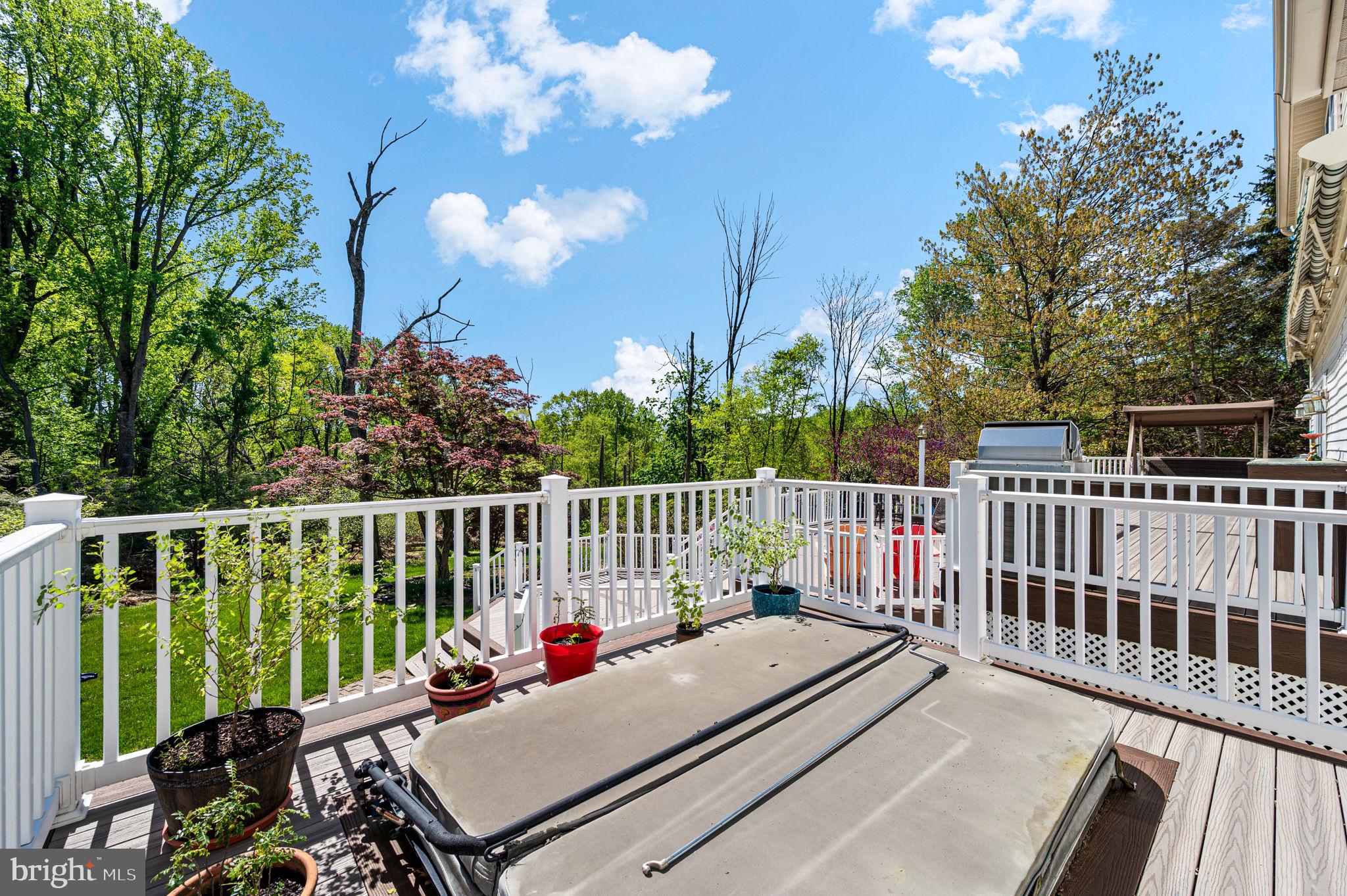 WEAVERS POND - Residential