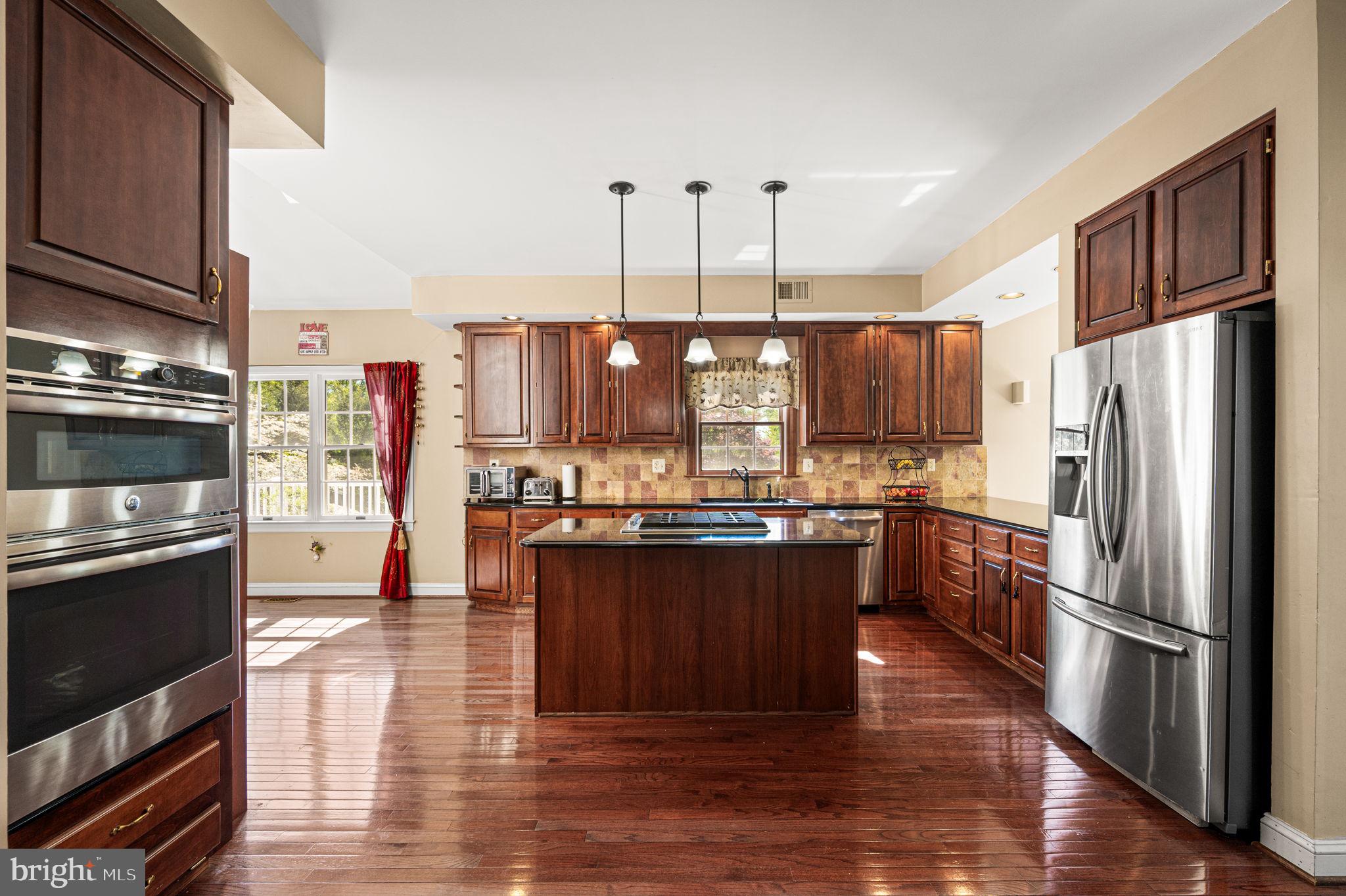 WEAVERS POND - Residential