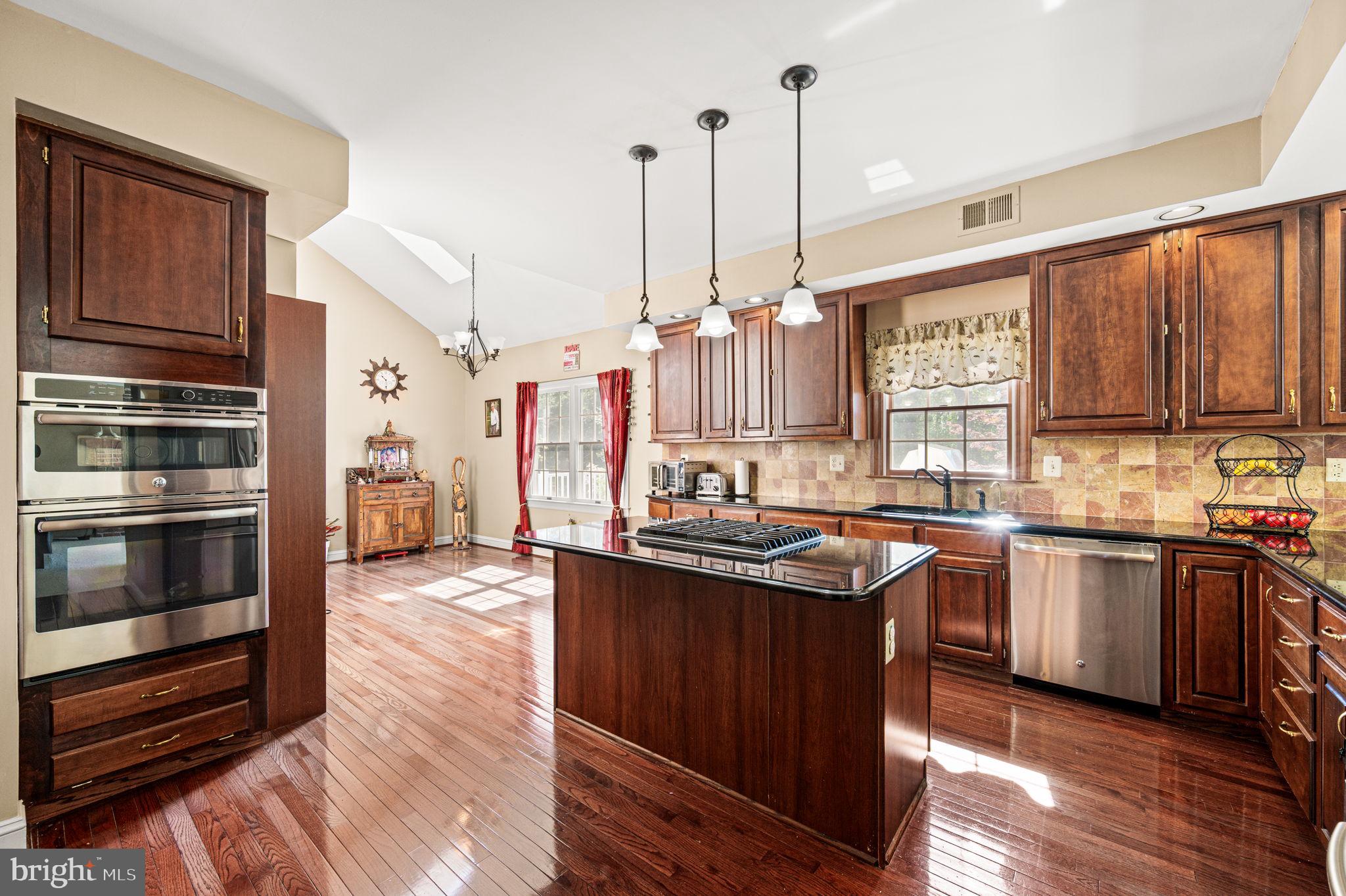 WEAVERS POND - Residential