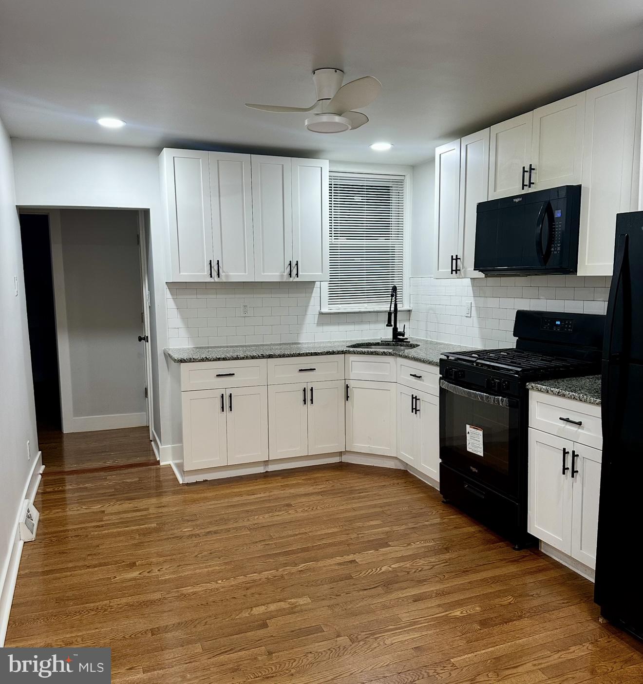 A great start for a first time home buyer or a smart income producing property for an investor!
Welcome to 53 N Keystone Ave;
Step inside this nice and updated home featuring an upgraded full bath plus a brand new half bath, gleaming hardwood floors throughout, and a modern kitchen with fresh finishes. Enjoy the comfort of central air and the convenience of move in ready living .
Don't miss this opportunity and Schedule your private showing today... that could be yours!