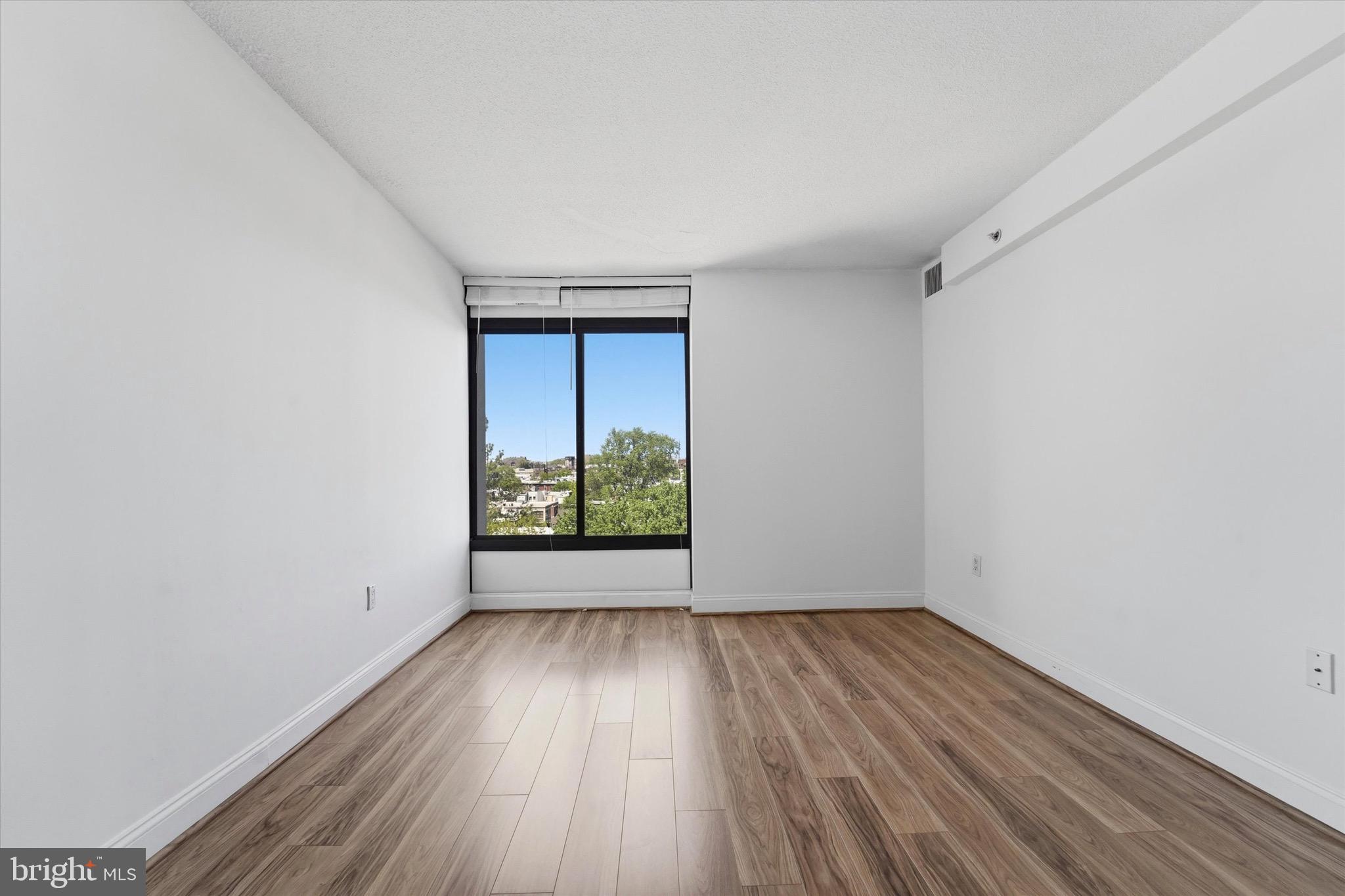 FAIRMOUNT - Residential