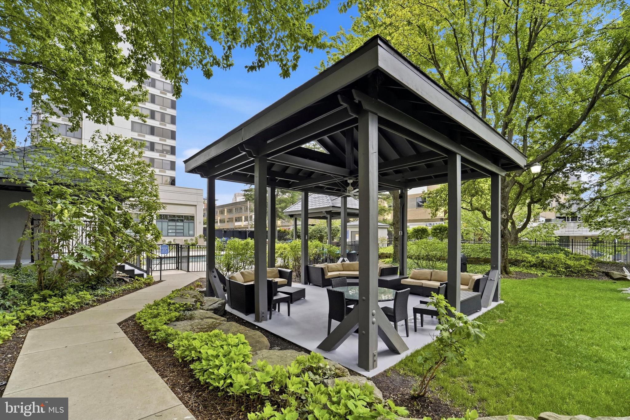 FAIRMOUNT - Residential