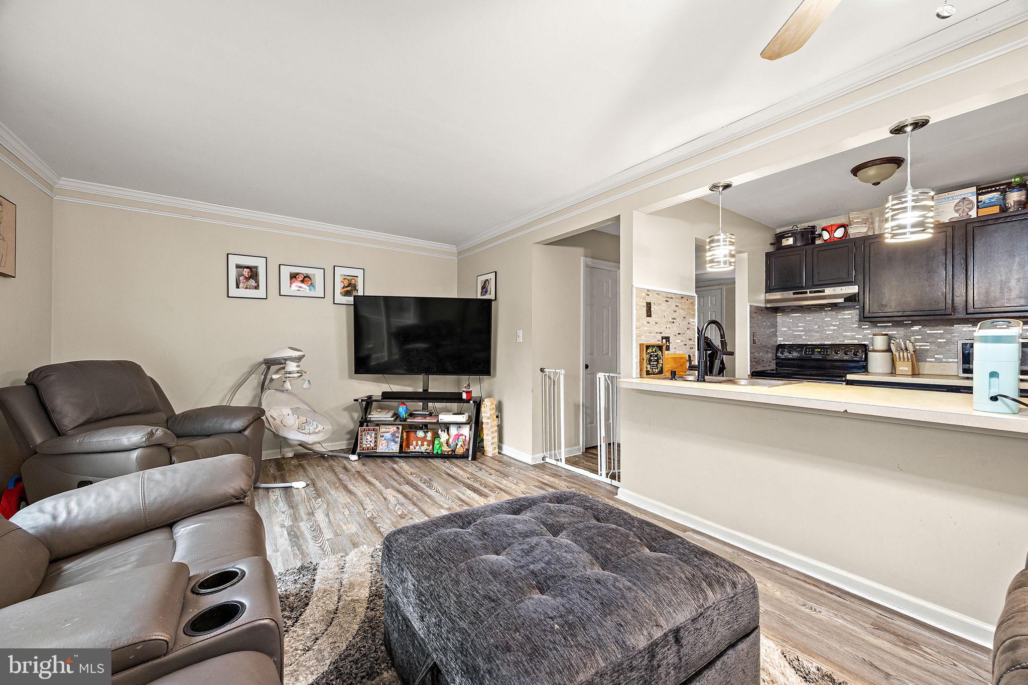 KATHLEEN KNOLL - Residential