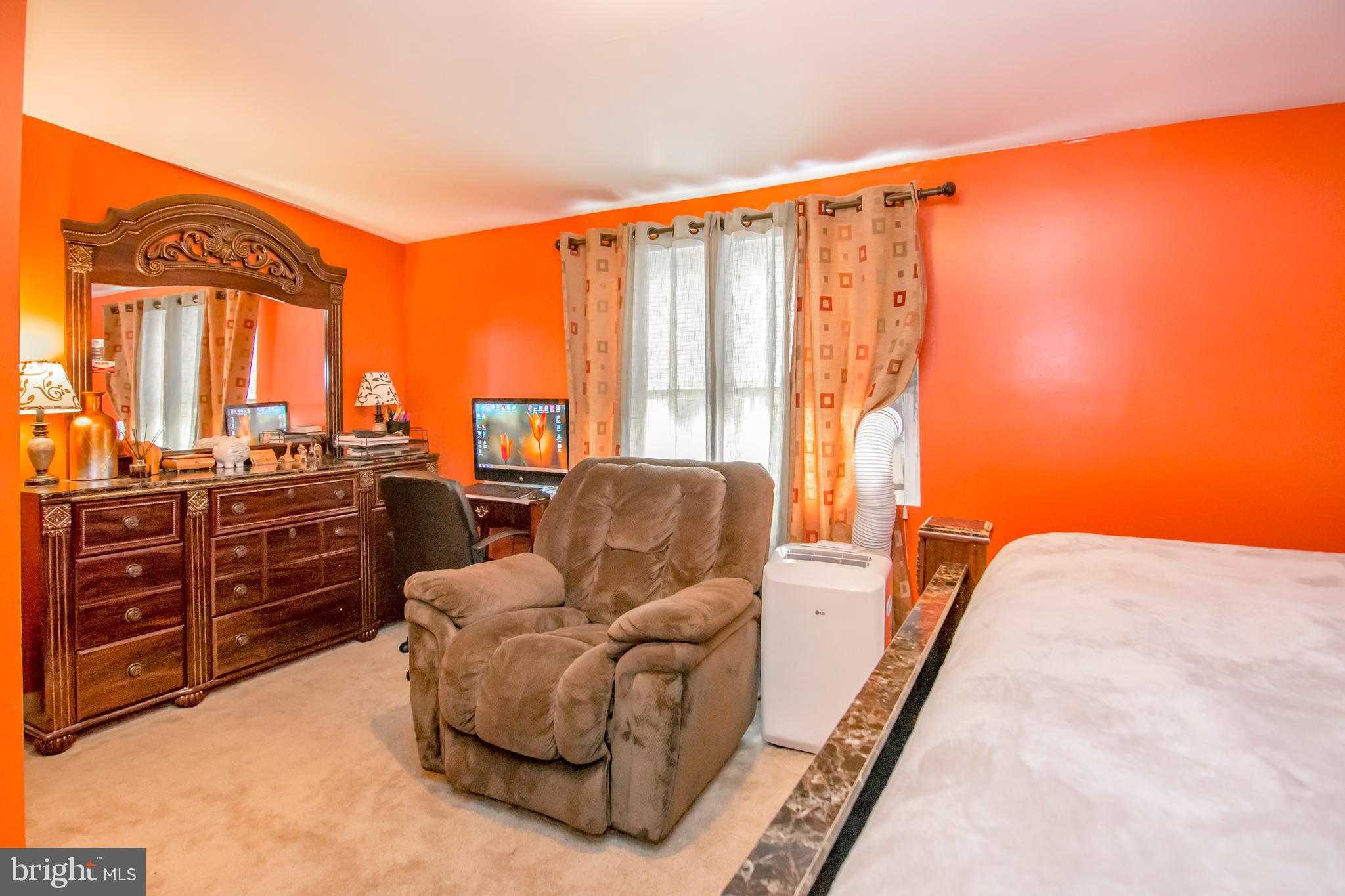 STRAWBERRY HILL EST SUB - Residential