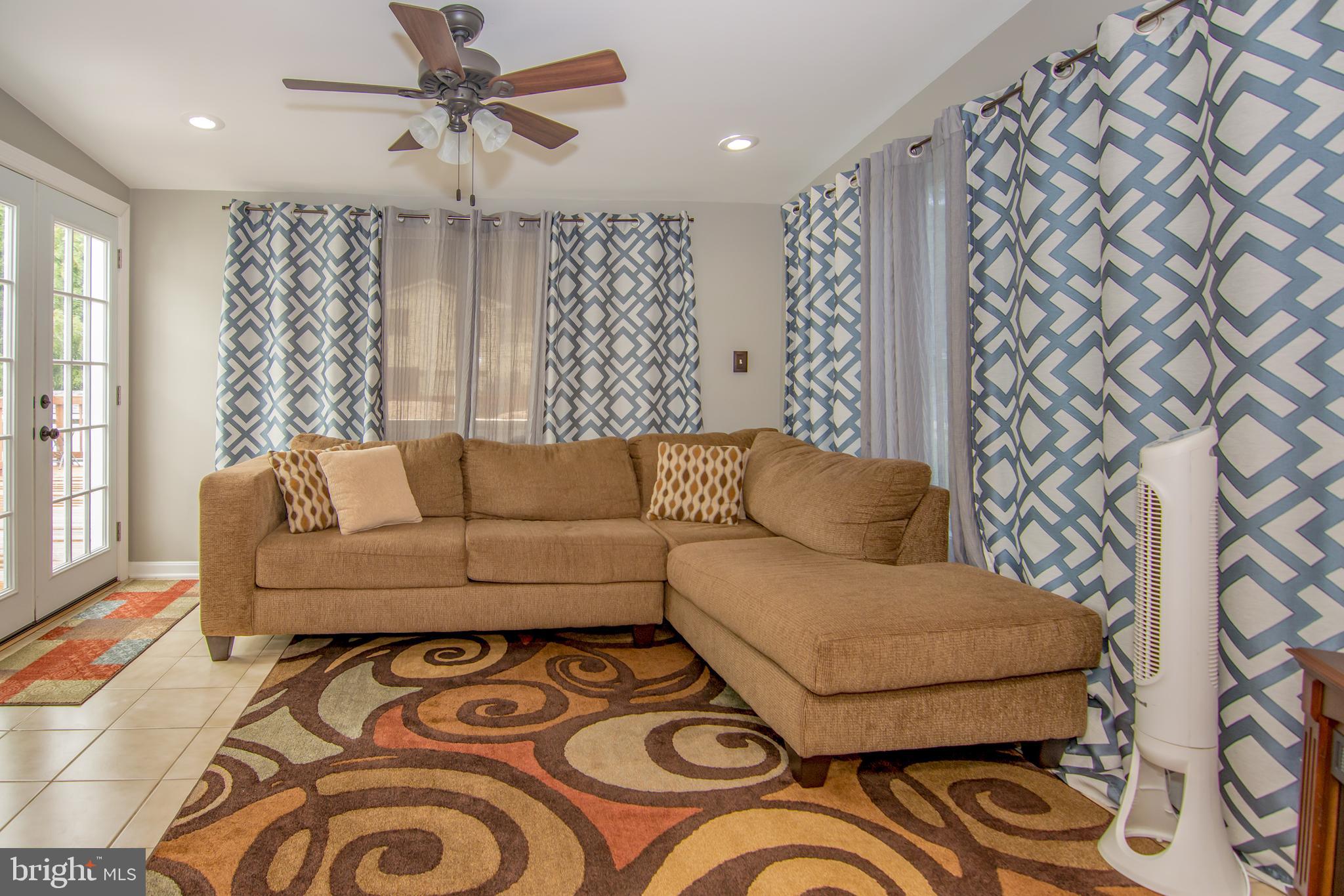 STRAWBERRY HILL EST SUB - Residential