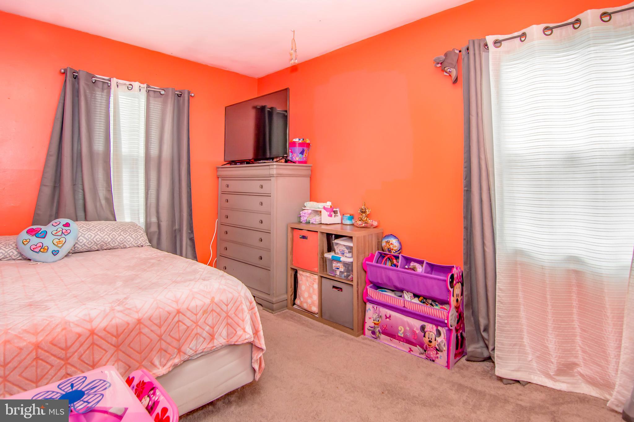 STRAWBERRY HILL EST SUB - Residential