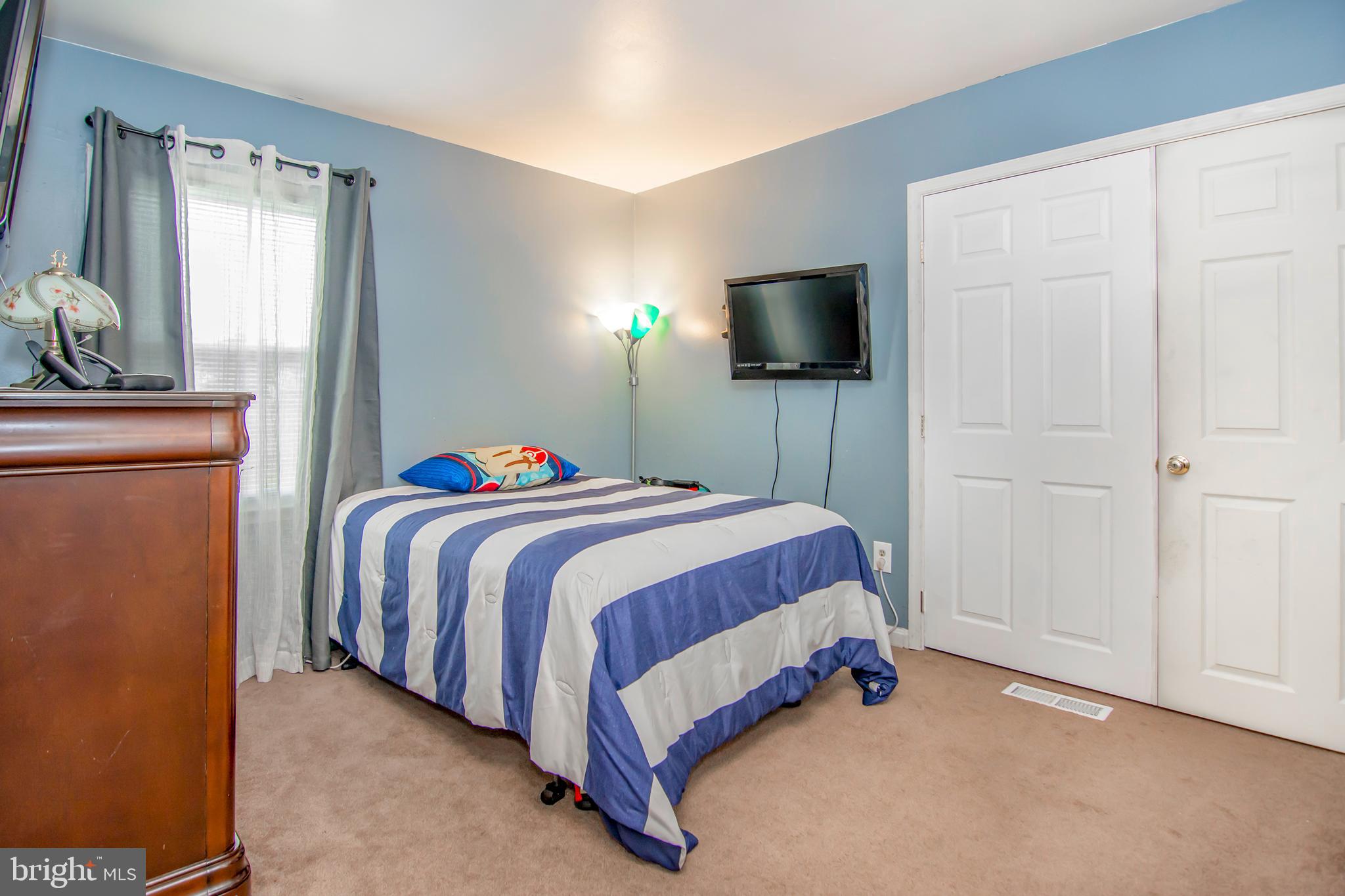 STRAWBERRY HILL EST SUB - Residential