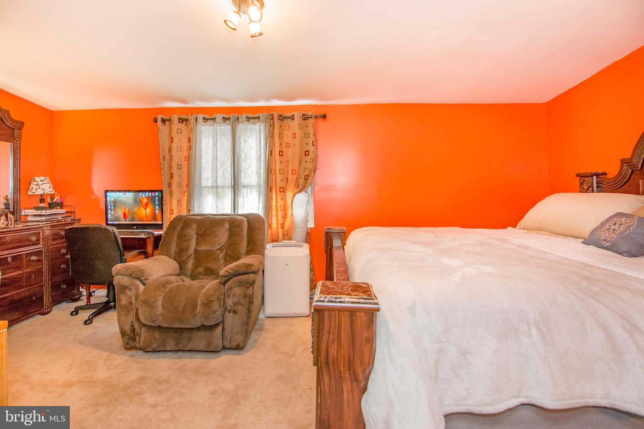 STRAWBERRY HILL EST SUB - Residential