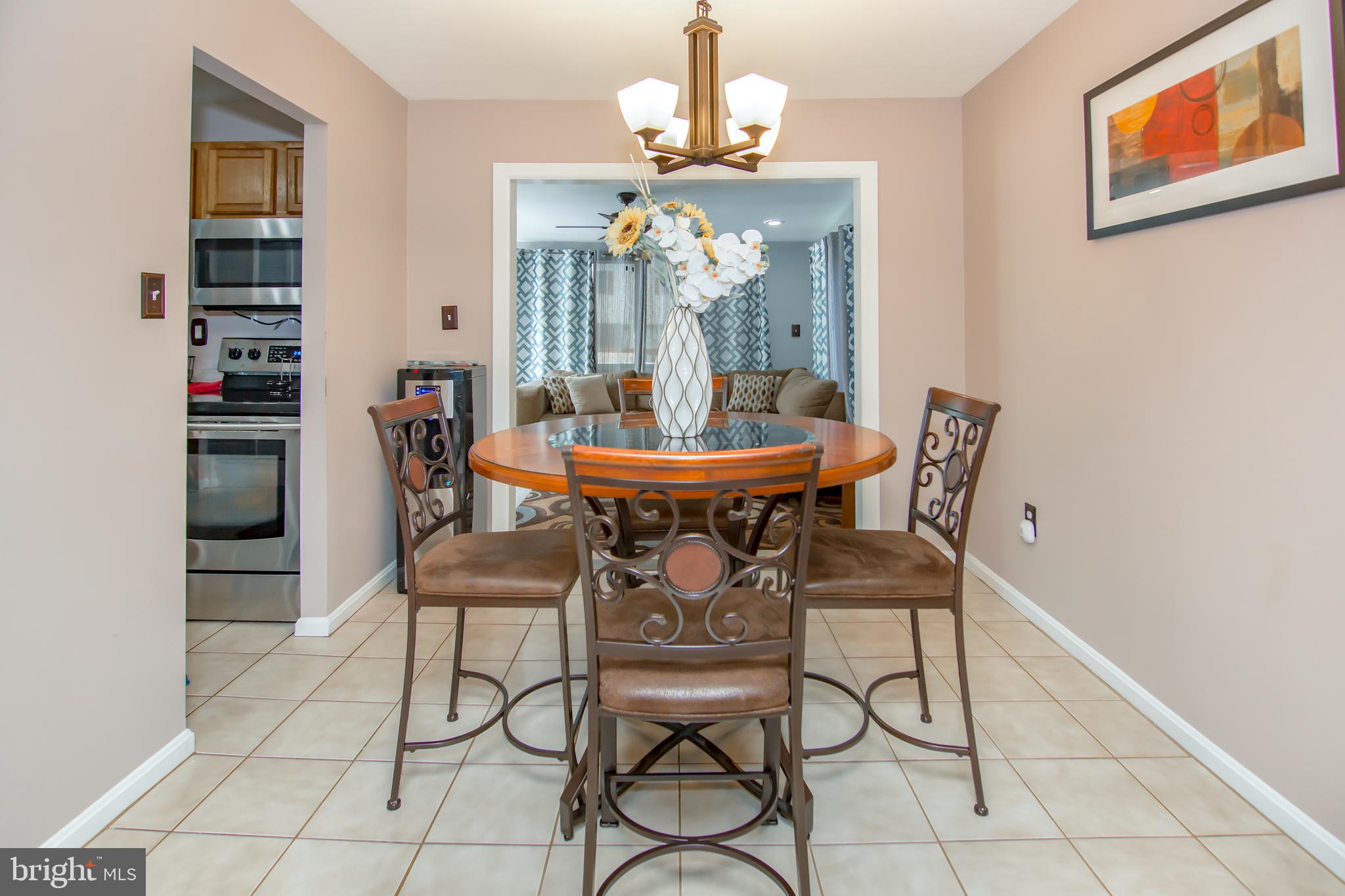 STRAWBERRY HILL EST SUB - Residential