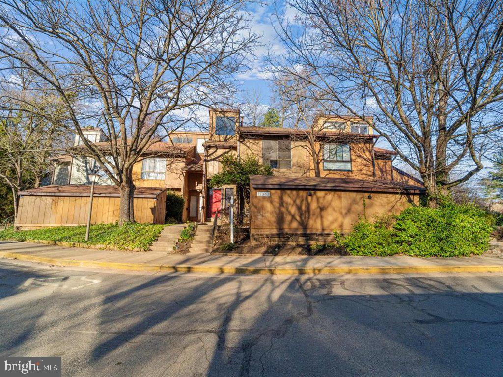 RESTON - Residential