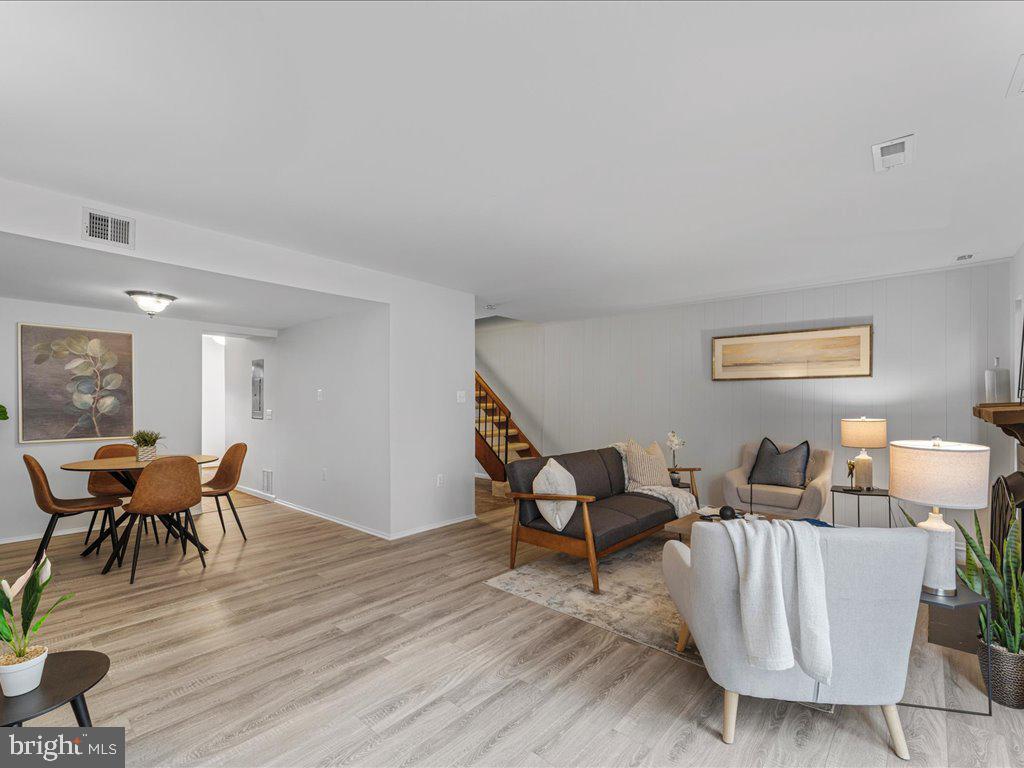 RESTON - Residential