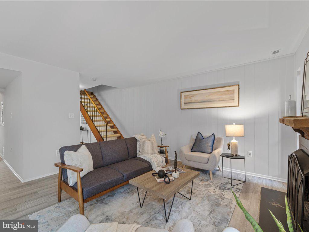 RESTON - Residential