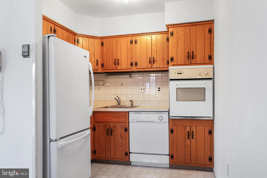 Photo of 1 Lawrence Road #G-2-B, BROOMALL, PA 19008 (MLS # PADE2108860)